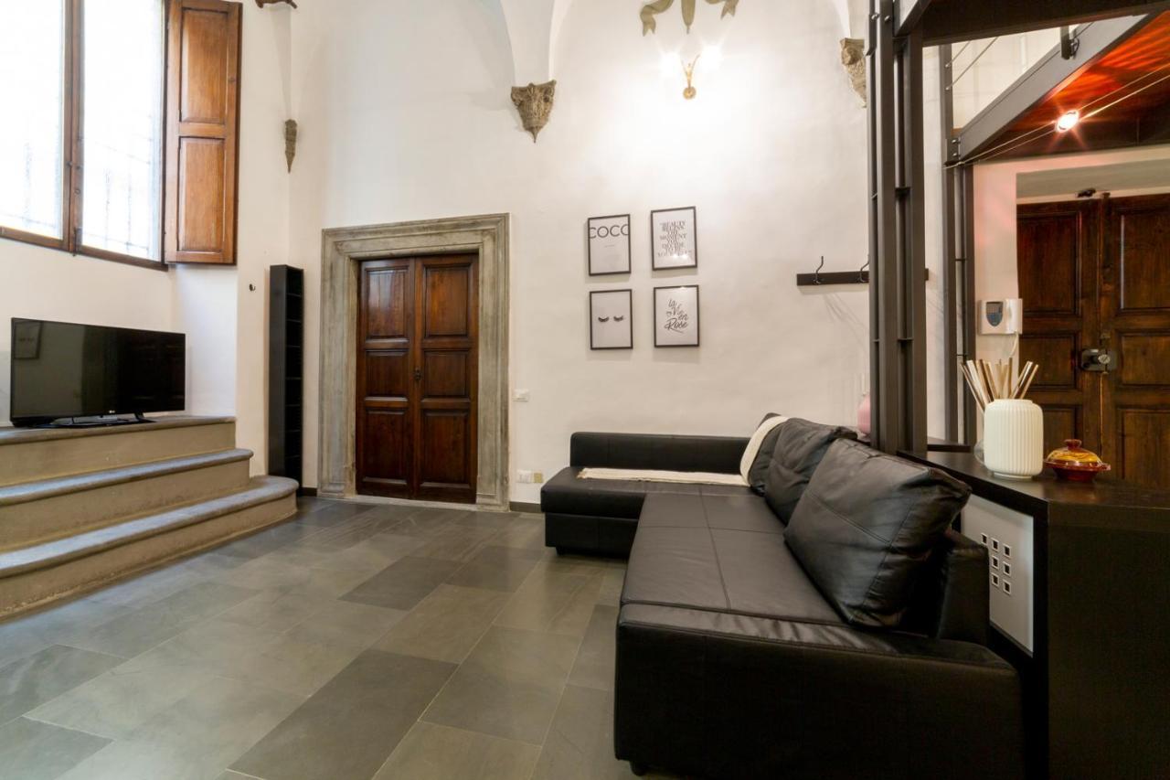 Pepi Loft In A Historical Building Apartamento Florença Exterior foto