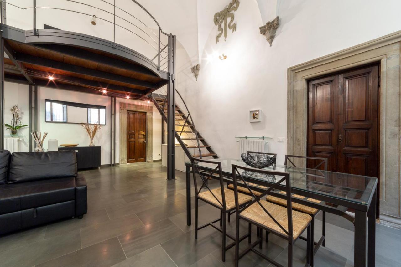 Pepi Loft In A Historical Building Apartamento Florença Exterior foto